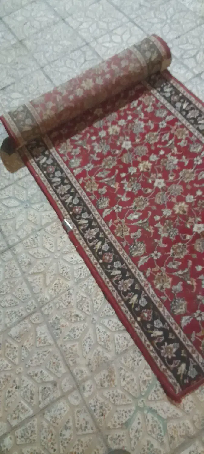 ۲عددفرش زمینه لاکی درطول۵مترعرض۱متر|فرش|اصفهان, مصلی|دیوار