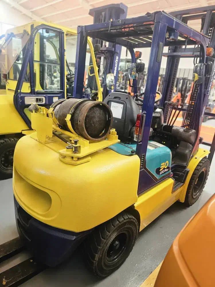 فروش لیفتراک سه تن کوماتسو دو گانه سوز دکل چهارمتر|خودرو سنگین|ری, دولتآباد|دیوار