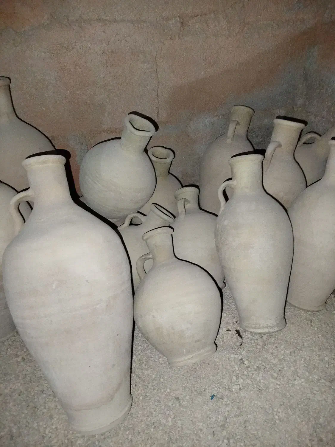 کوزه سفالی|گل و گیاه طبیعی|لار, |دیوار