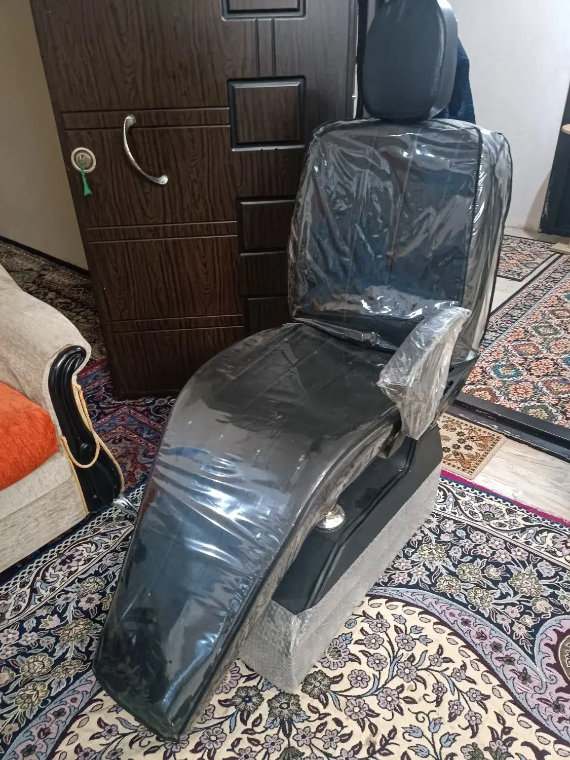 صندلی اصلاح زنانه|آرایشگاه و سالنهای زیبایی|آستارا, |دیوار