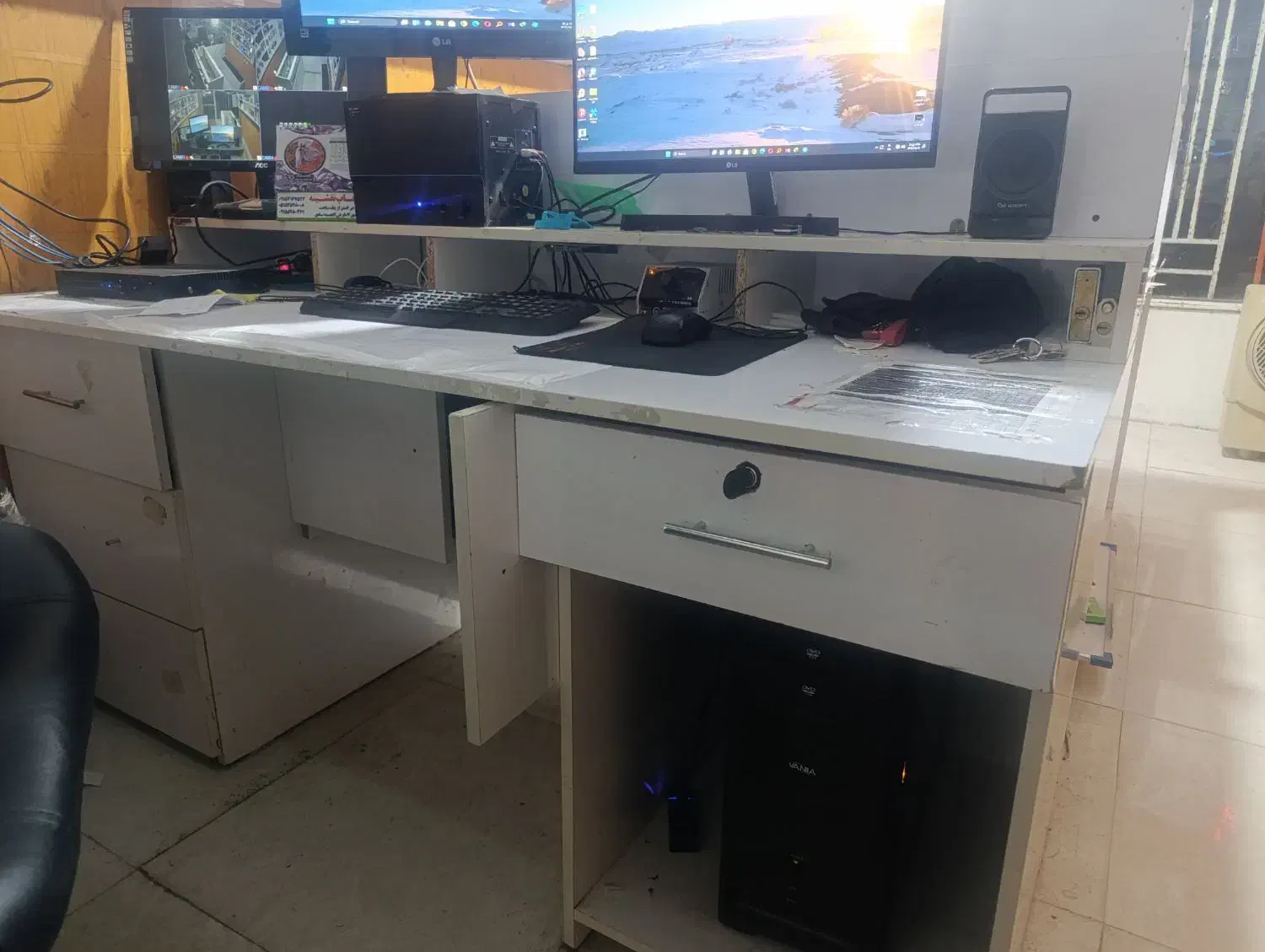 میز ام دی اف بزرگ کامپیوتر|میز تحریر و کامپیوتر|تربت جام, شهید نصرالهی|دیوار