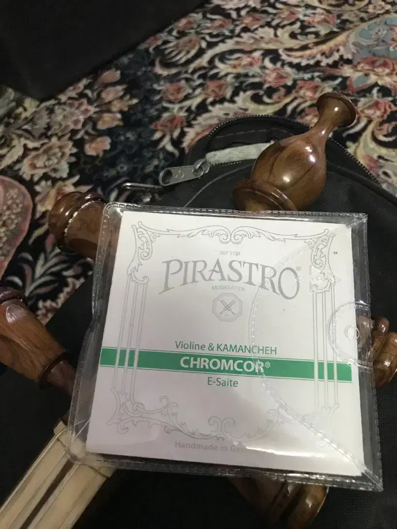 سیم کمانچه پیراسترو فیک|سازهای سنتی|بروجرد, |دیوار