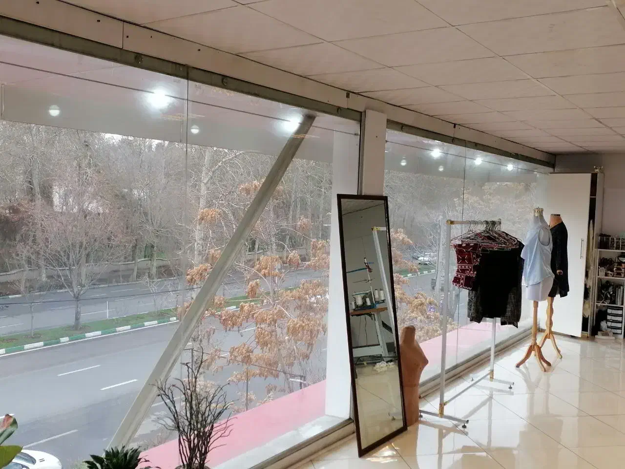 یک واحد دفتر شیک تجاری|اجارهٔ مغازه و غرفه|کرج, چمران|دیوار