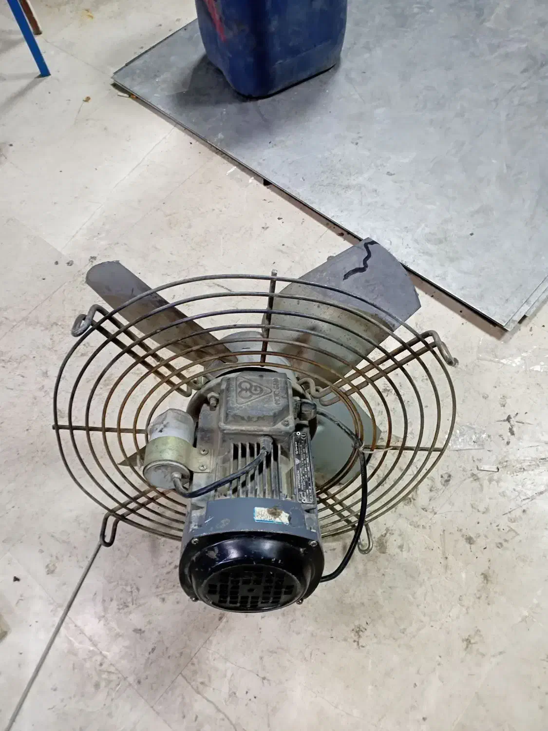 فن سالم به شرط|پنکه و تصفیه‌کنندهٔ هوا|نسیم‌شهر, |دیوار