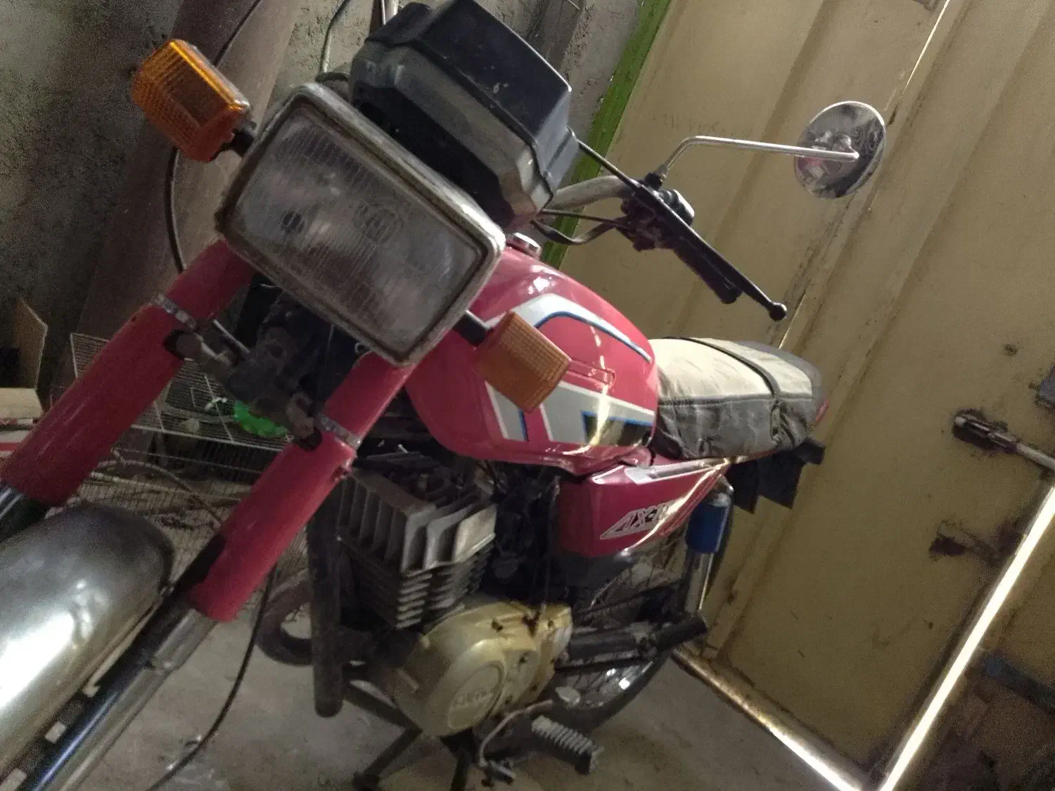 سو زوکی 100|موتورسیکلت|کاکی, |دیوار