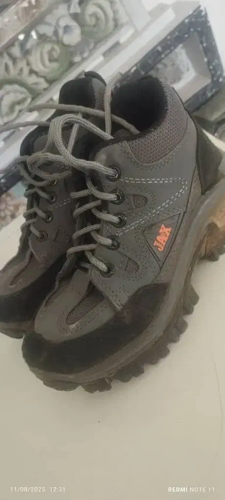 کفش|کیف، کفش، کمربند|نجفآباد, شیخ بهایی جنوبی|دیوار