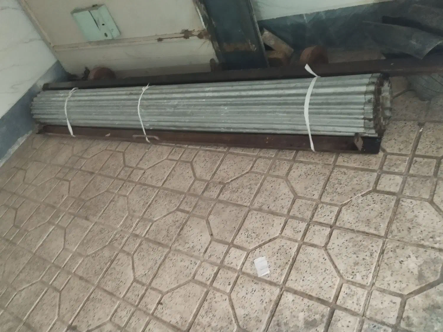 کرکره قدیمی|مصالح و تجهیزات ساختمان|قزوین, |دیوار