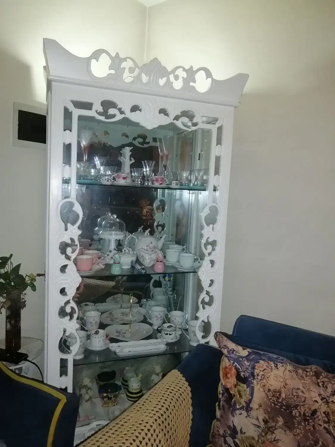 ویترین بوفه مینیاتوری سلطنتی سفید|بوفه، ویترین، کنسول|تهران, قیطریه|دیوار