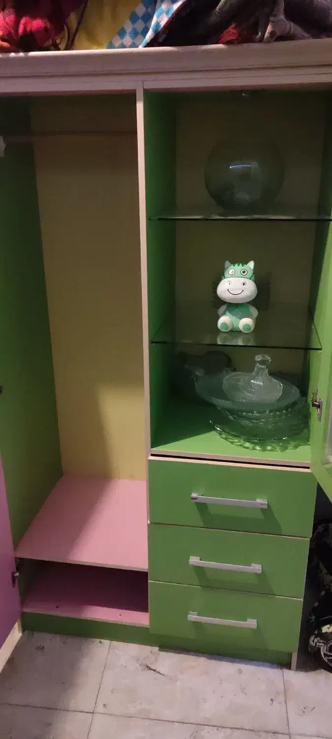 کمد|جاکفشی، کمد، دراور|رشت, نخودچر|دیوار