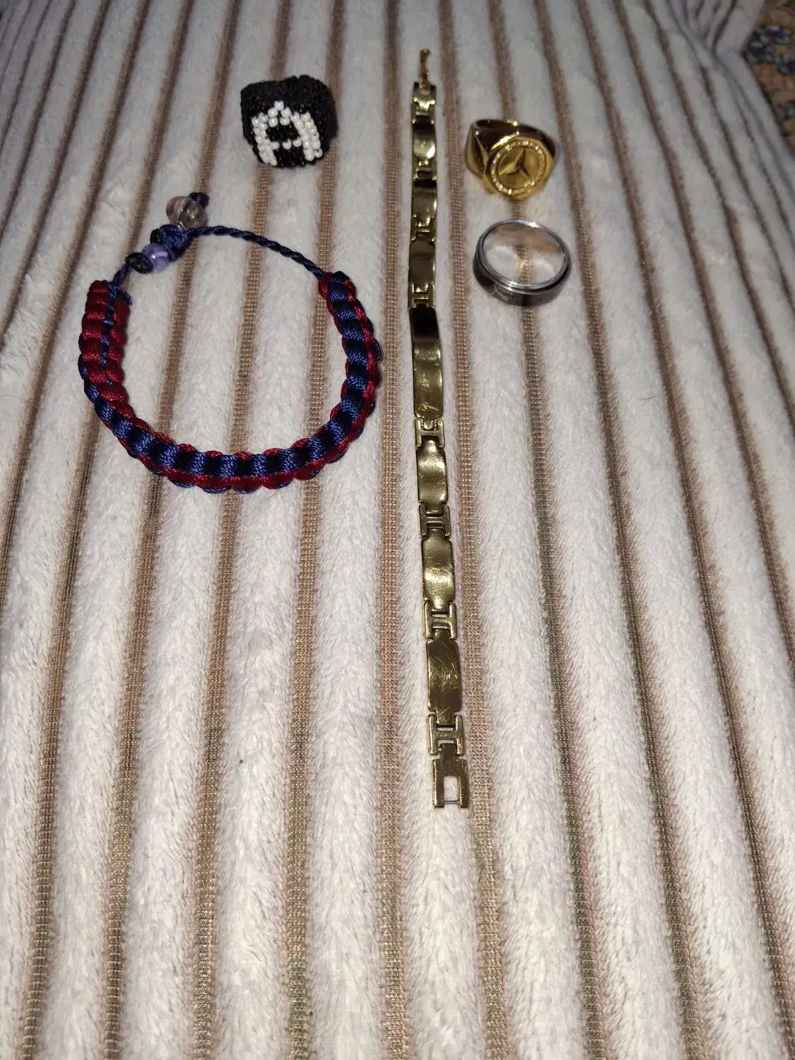 دستبند|بدلیجات|دوگنبدان, |دیوار