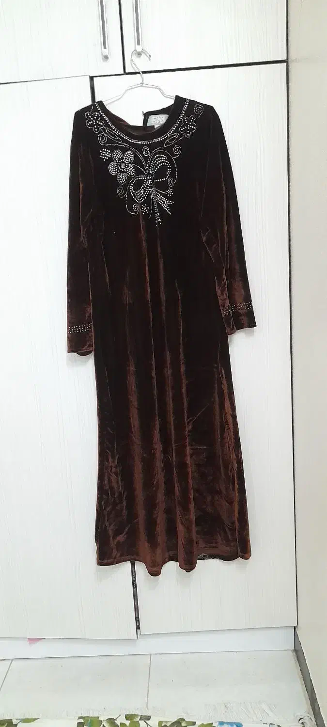 لباس مجلسی مخمل|لباس|شاهینشهر, نبوت|دیوار