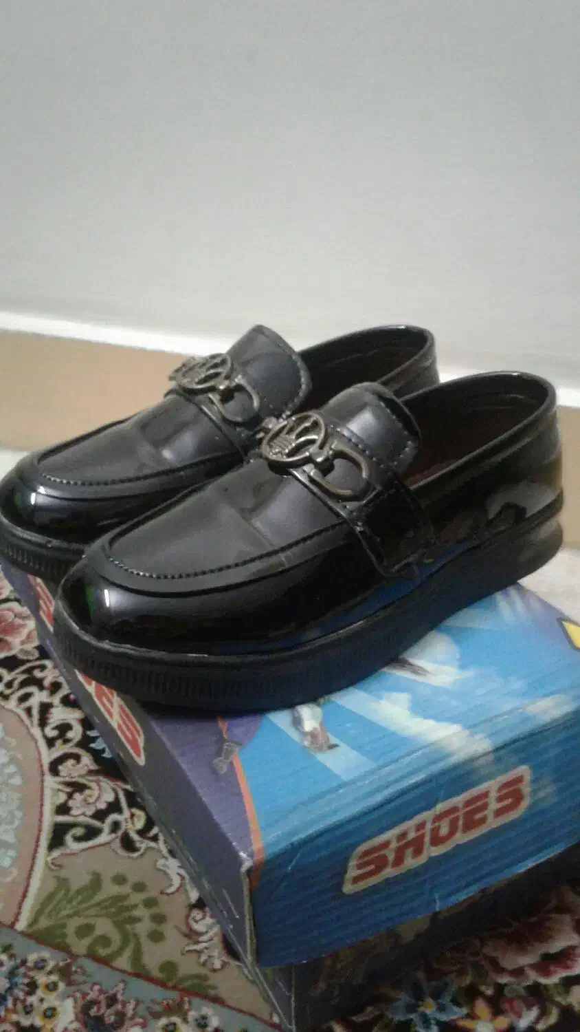 کفش ورنی سایز ۳۳|کفش و لباس بچه|ری, شهادت|دیوار