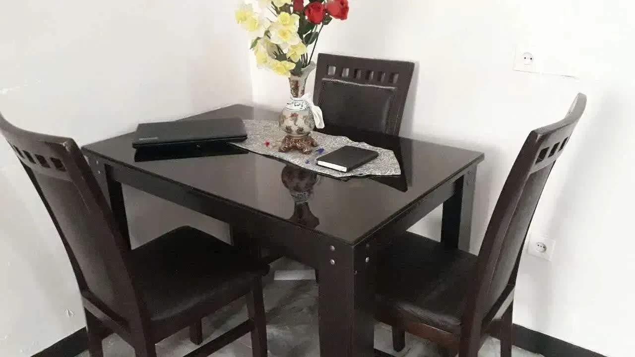 میز صبحانه خوری و فرش ۱۲متری|میز و صندلی غذاخوری|بندرعباس, |دیوار