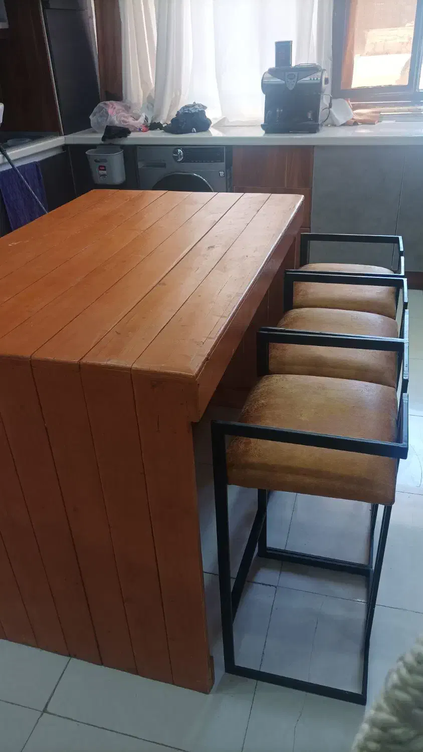 میز چوب روس سبک و سه عدد صندلی اپنی|میز و صندلی غذاخوری|محمدشهر, ولدآباد|دیوار