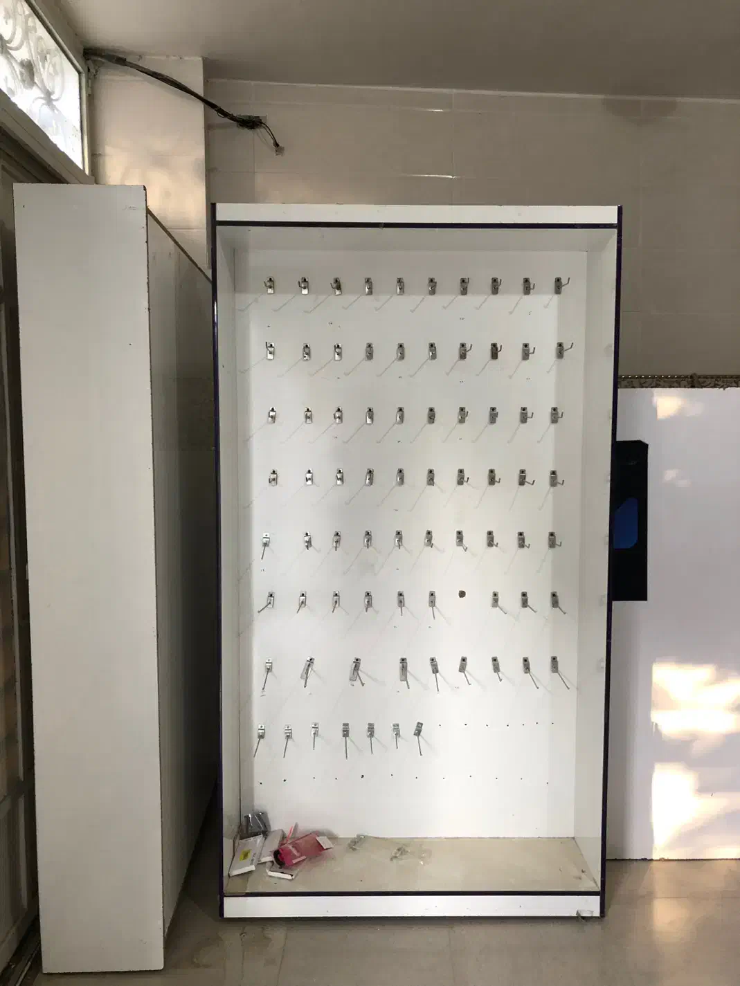 ویترین و میزکار و صندلی|دفتر کار|شهرکرد, |دیوار