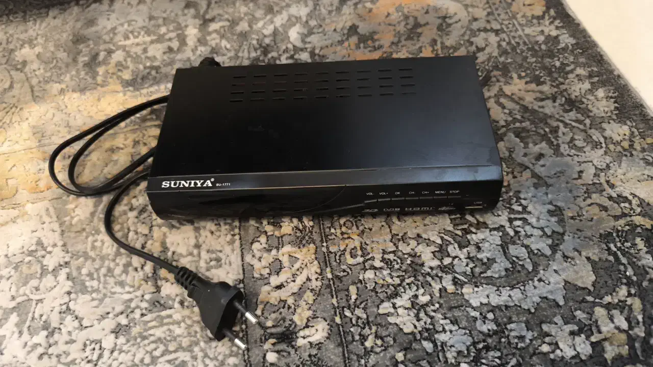 گیرنده دیجیتال|صوتی و تصویری|ملایر, |دیوار