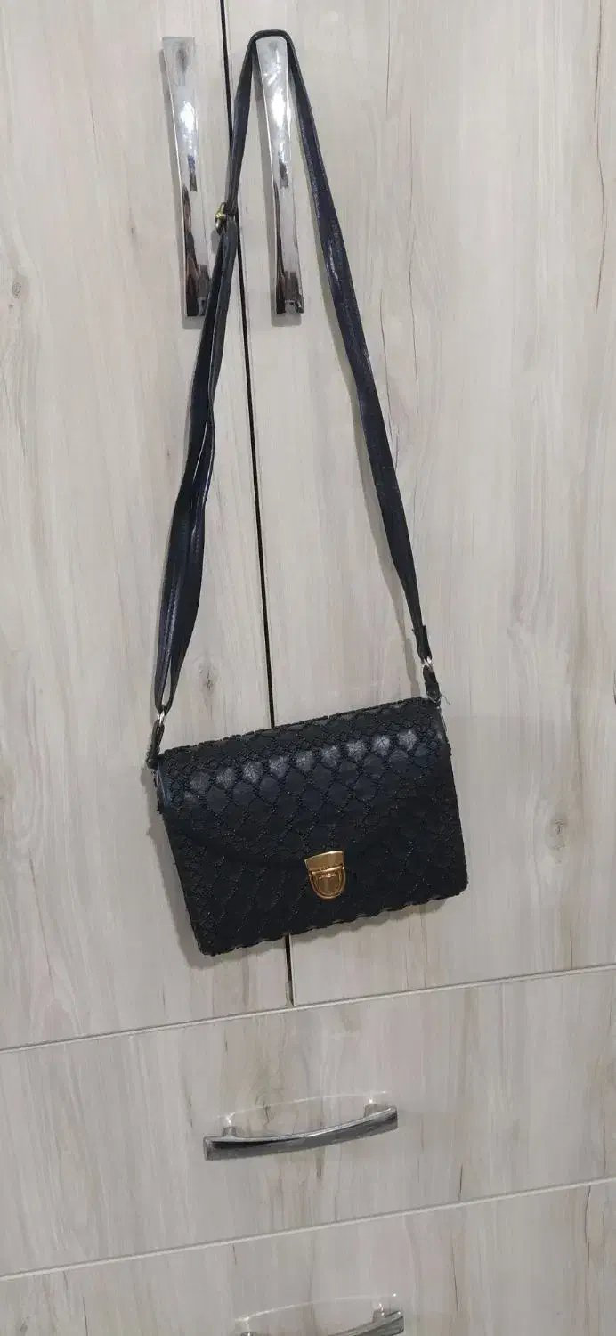 ۴عدد کیف|کیف، کفش، کمربند|حمیل, |دیوار