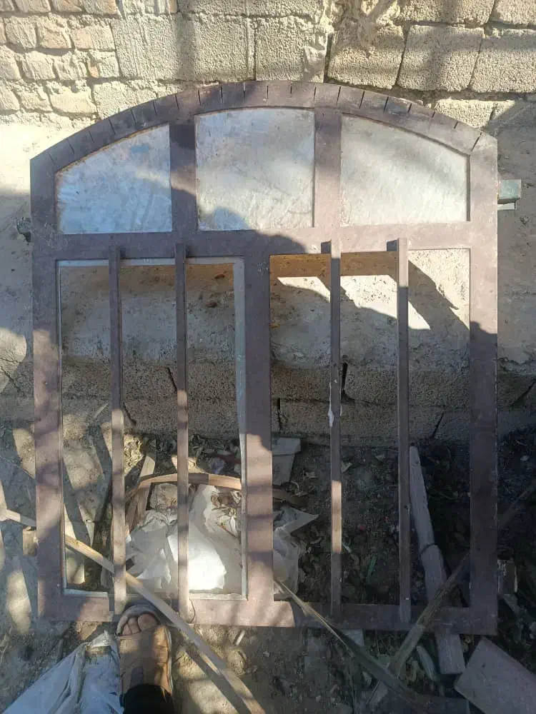 فروش درب و پنجره دست دوم اهنی تمیز|مصالح و تجهیزات ساختمان|برازجان, |دیوار