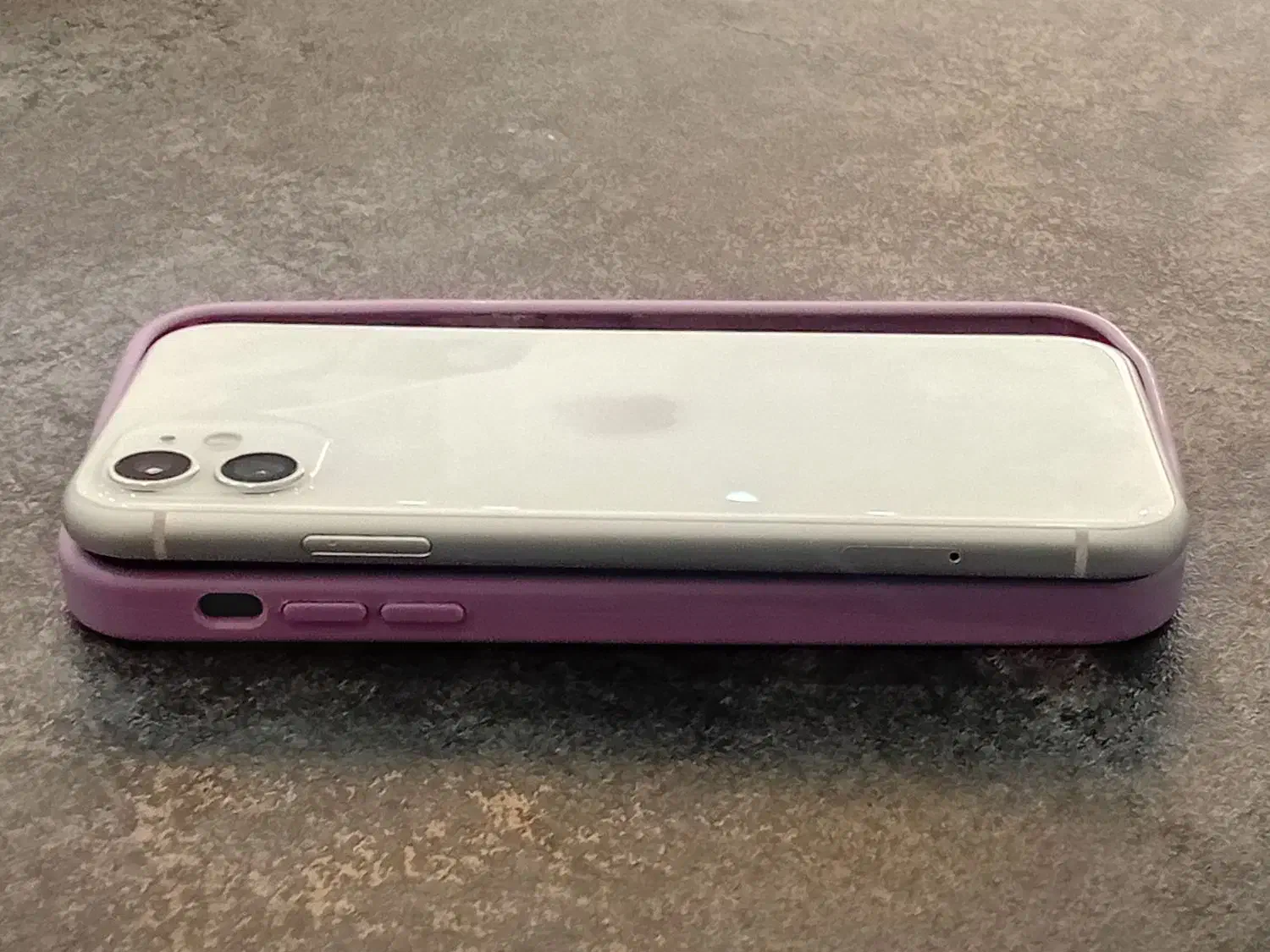 آیفون ۱۱ نرمال سفید|موبایل|یزد, |دیوار