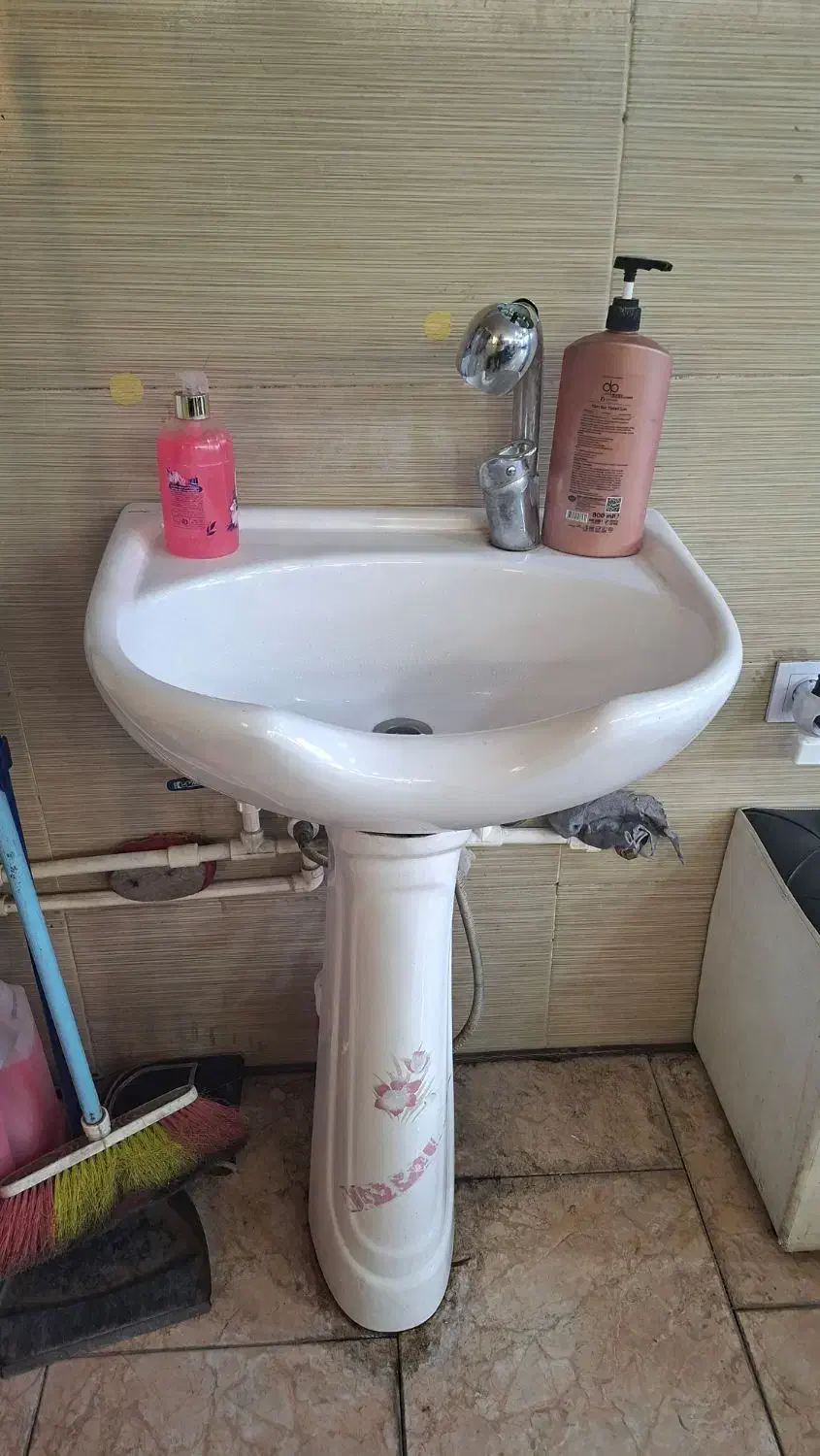 سرشور آرایشگاه|آرایشگاه و سالن‌های زیبایی|فردیس, سپید دشت|دیوار