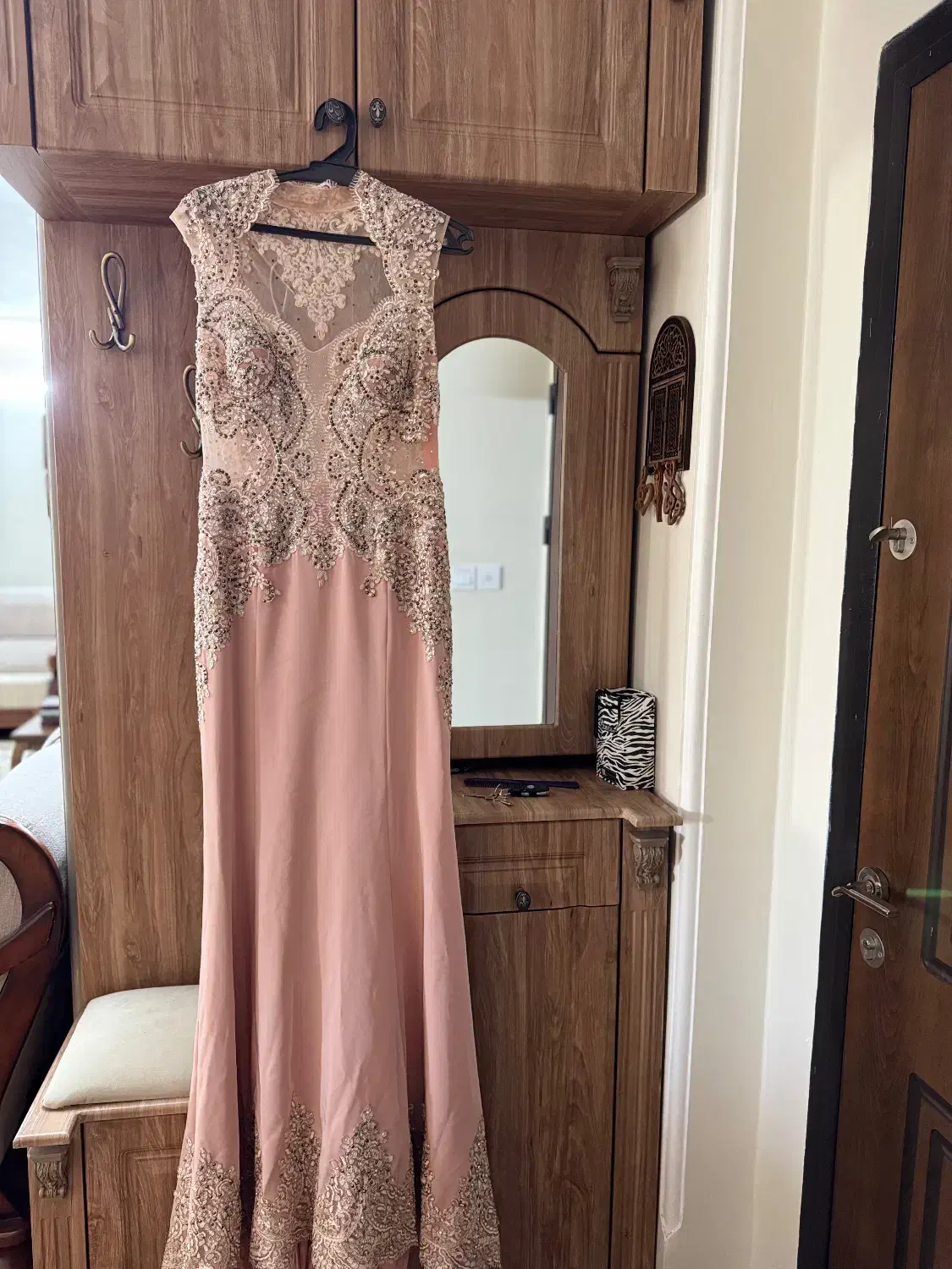 پیراهن مجلسی نگین کاری دنباله دار سایز ۴۴|لباس|سمنان, |دیوار