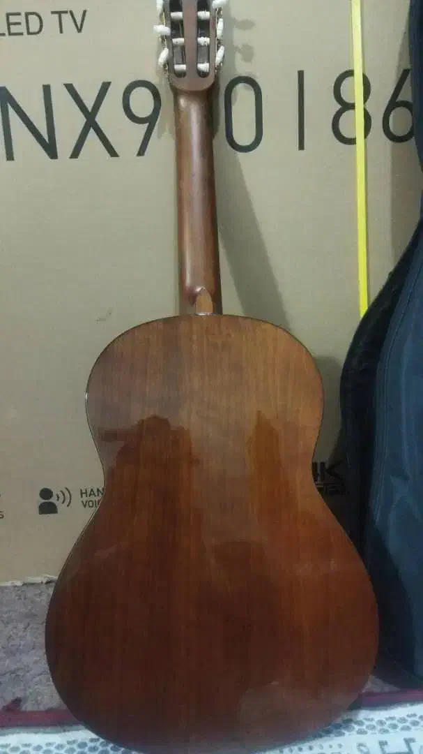 فروش گیتار یاماها c70|گیتار، بیس، امپلیفایر|تهران, فلسطین (میدان انقلاب)|دیوار