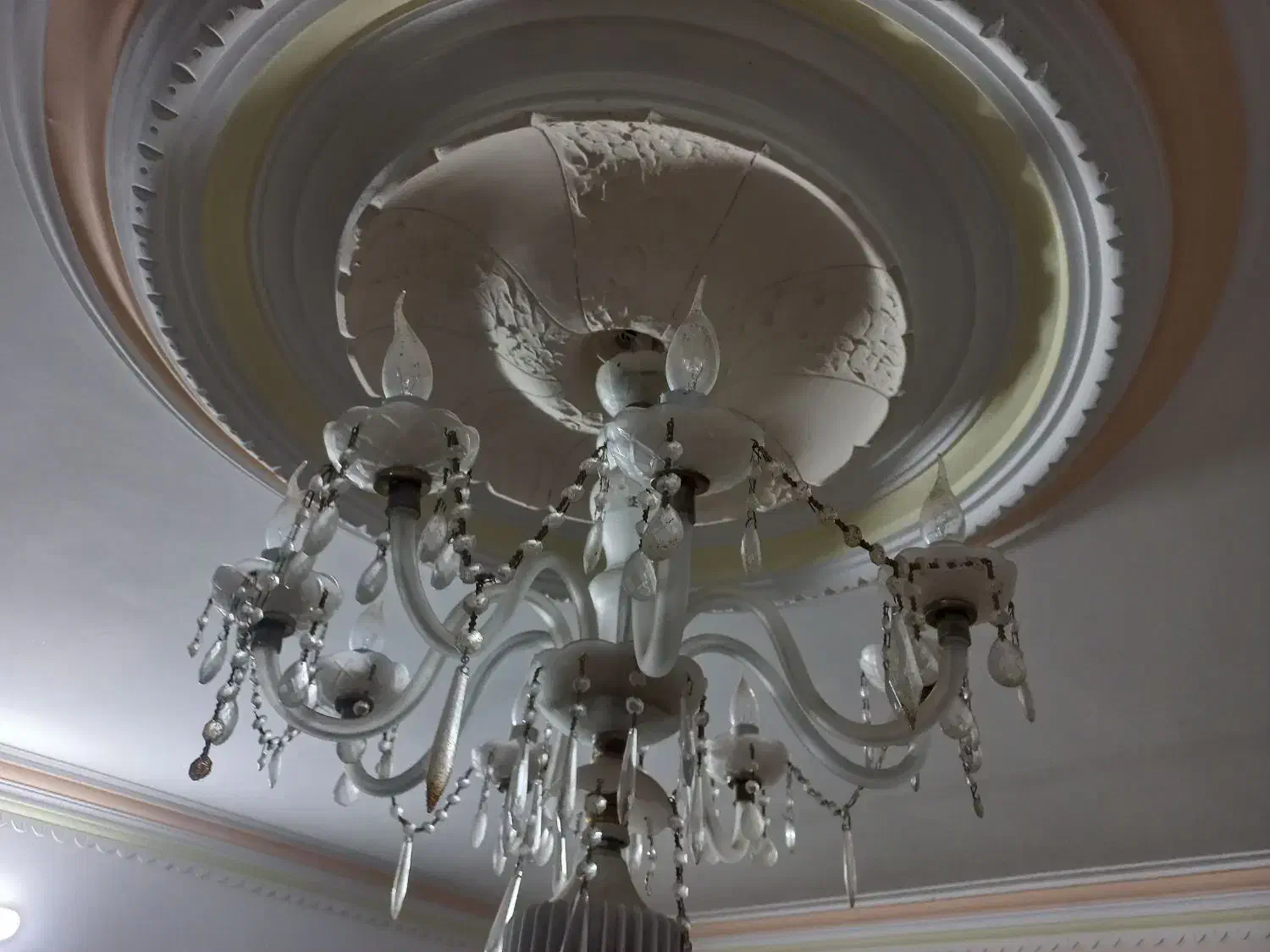 لوستر ۸شاخه ای سالم سالم|لوستر و چراغ آویز|نیشابور, گنبد سبز|دیوار