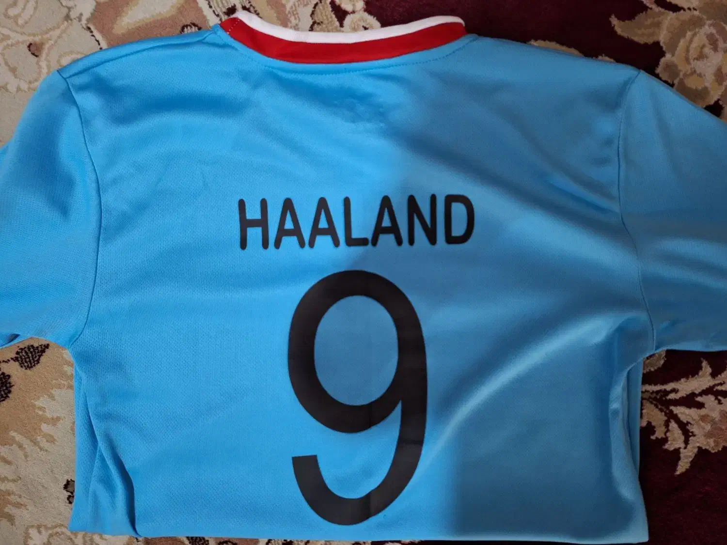 لباس فوتبال نو|لباس|قدس, شهرقدس|دیوار