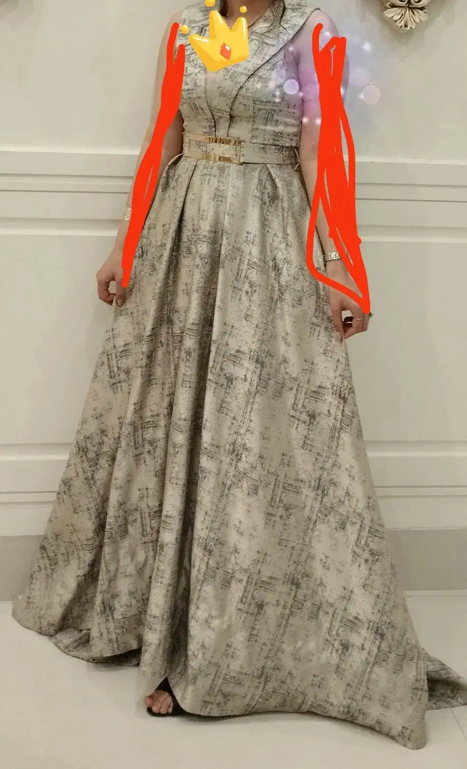 لباس مجلسی زنانه|لباس|رباط‌کریم, الارد|دیوار