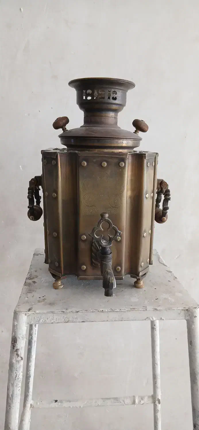 سماور 3پایه|کلکسیون اشیاء عتیقه|قم, منبع آب|دیوار