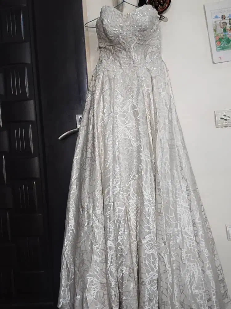 لباس عروس و مجلسی|لباس|بومهن, |دیوار