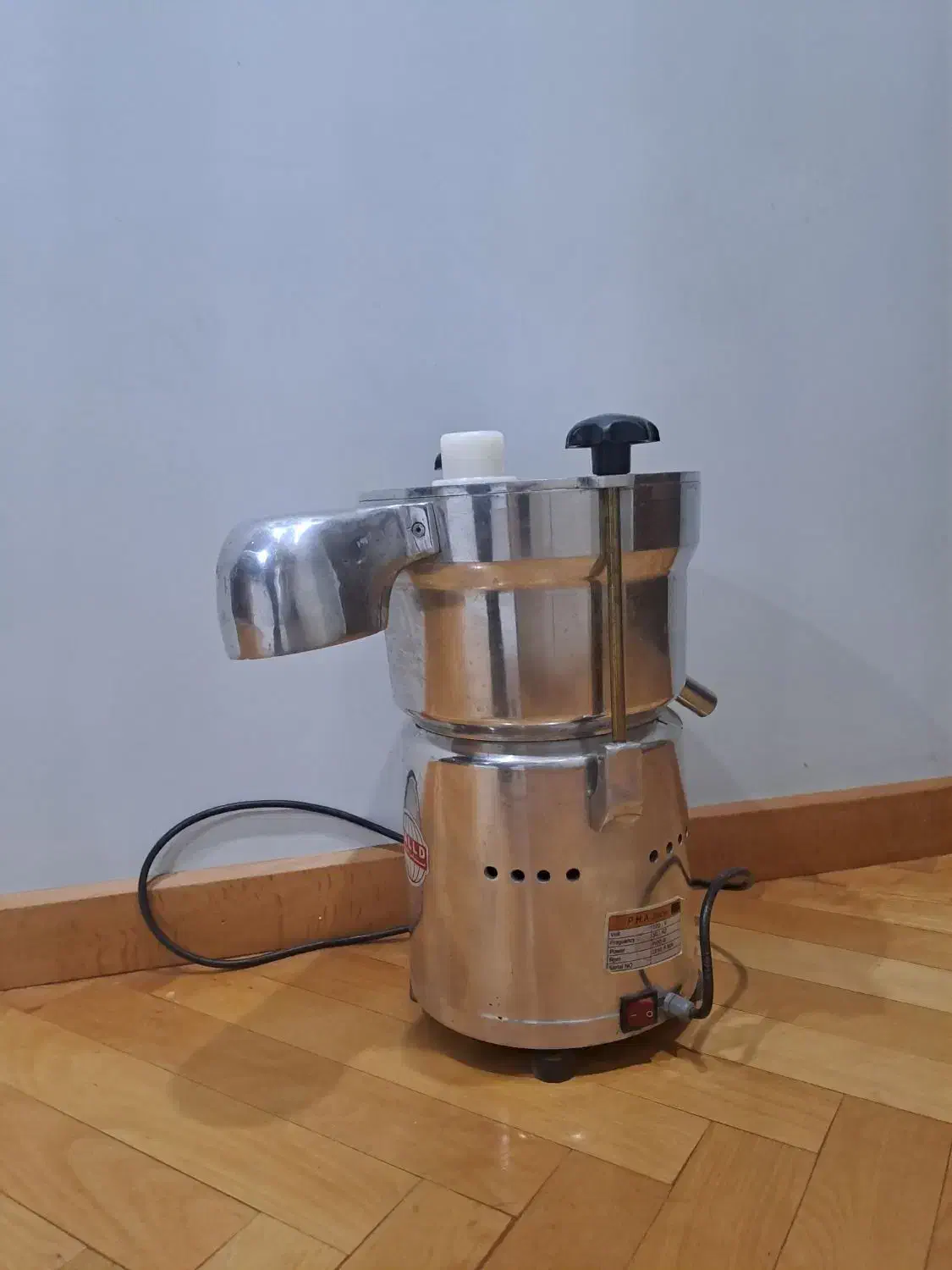 آب میوه گیری هلال|آبمیوهگیر و آبمرکباتگیر|تهران, سهروردی|دیوار