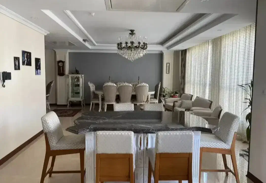 95متر/۲ خواب/فول/سالن پرده خور/لوکیشن خوب