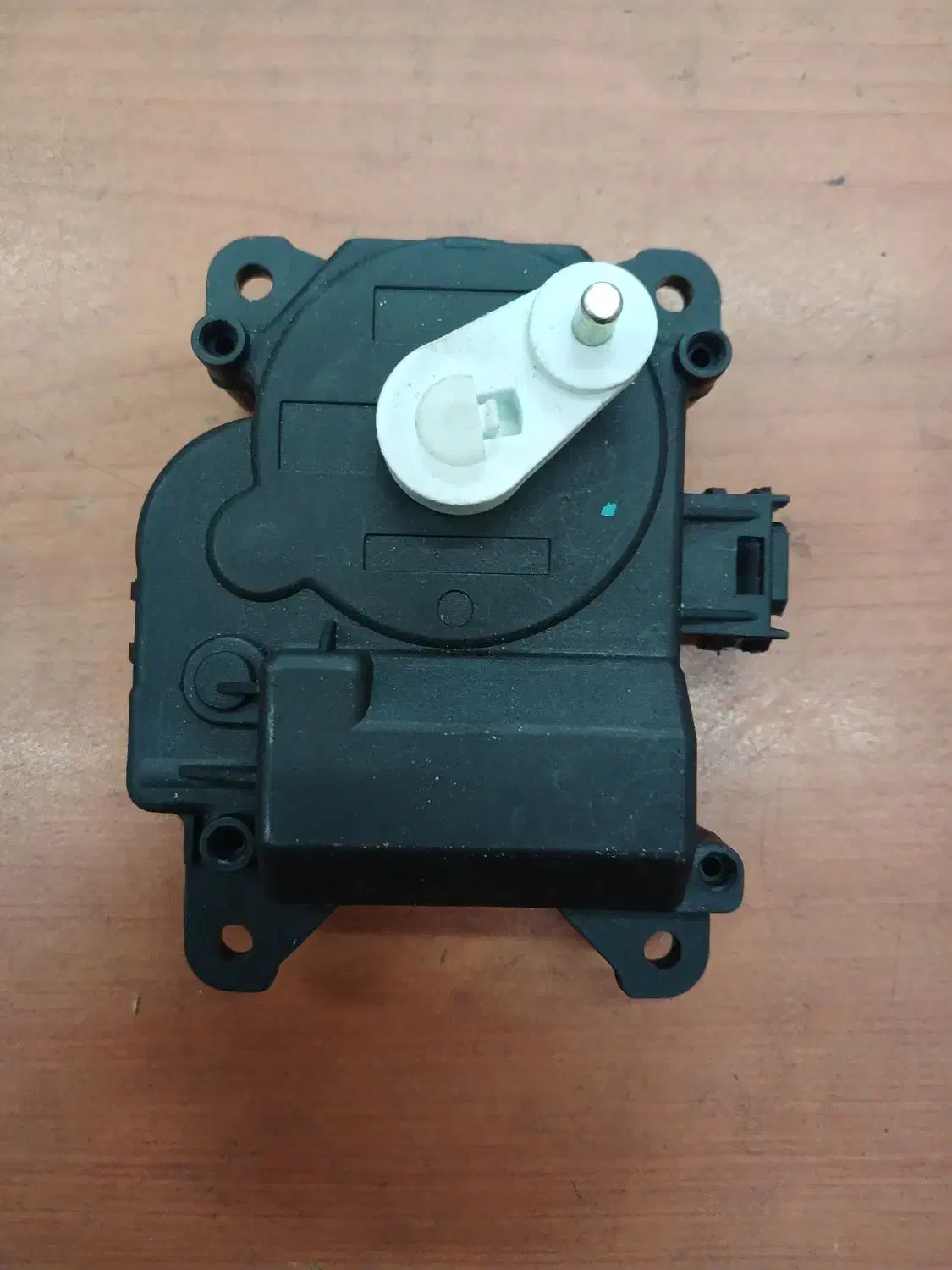 موتور تغییر وضعیت بخاری به کولر لیفان|قطعات یدکی و لوازم جانبی|رشت, خواهر امام|دیوار