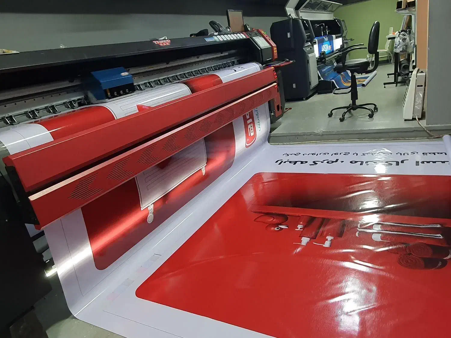 طراحی چاپ بنر فلکس استیکر مش وینیل کنواس بکلایت|خدمات پیشه و مهارت|اصفهان, ملک|دیوار