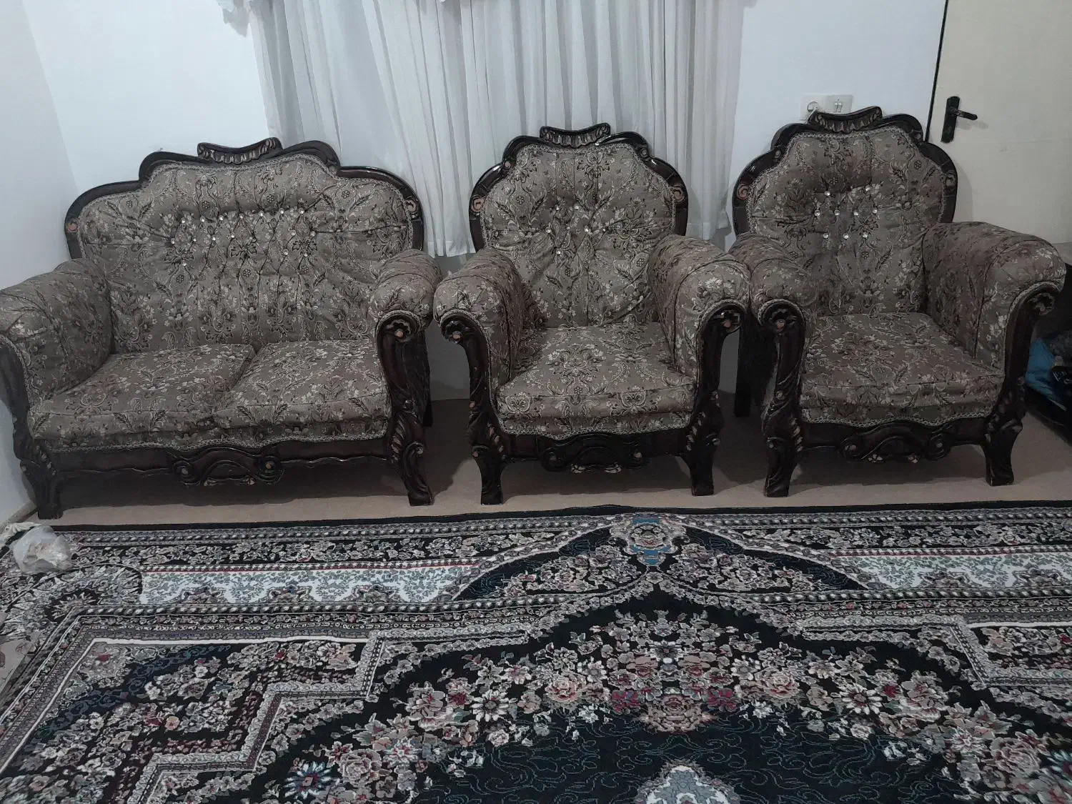 مبل هفت نفره کلاسیک|مبلمان خانگی و میز عسلی|رامیان, |دیوار