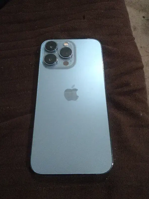 ۱۳پرو|موبایل|کبودرآهنگ, |دیوار