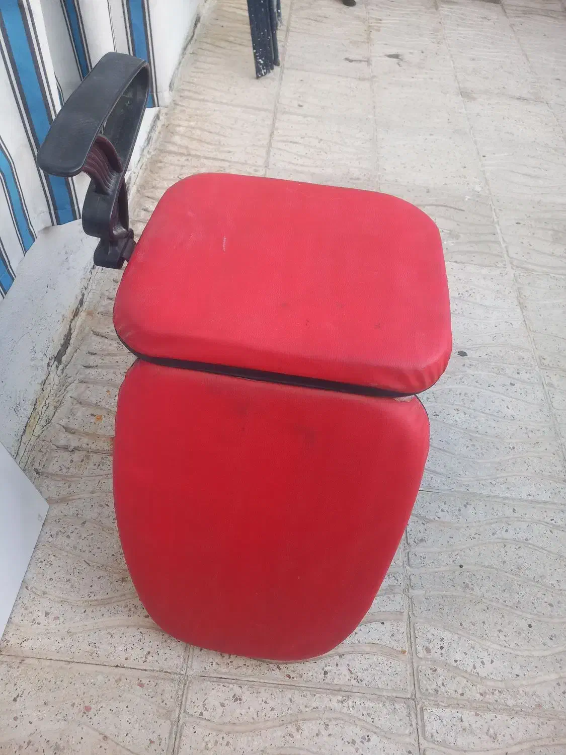 صندلی آرایشگاه|آرایشگاه و سالنهای زیبایی|یاسوج, |دیوار