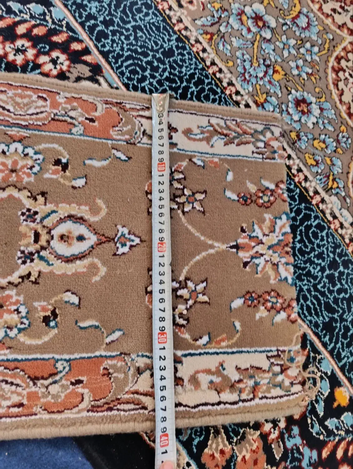 کناره|فرش|تربت‌حیدریه, آغوی|دیوار