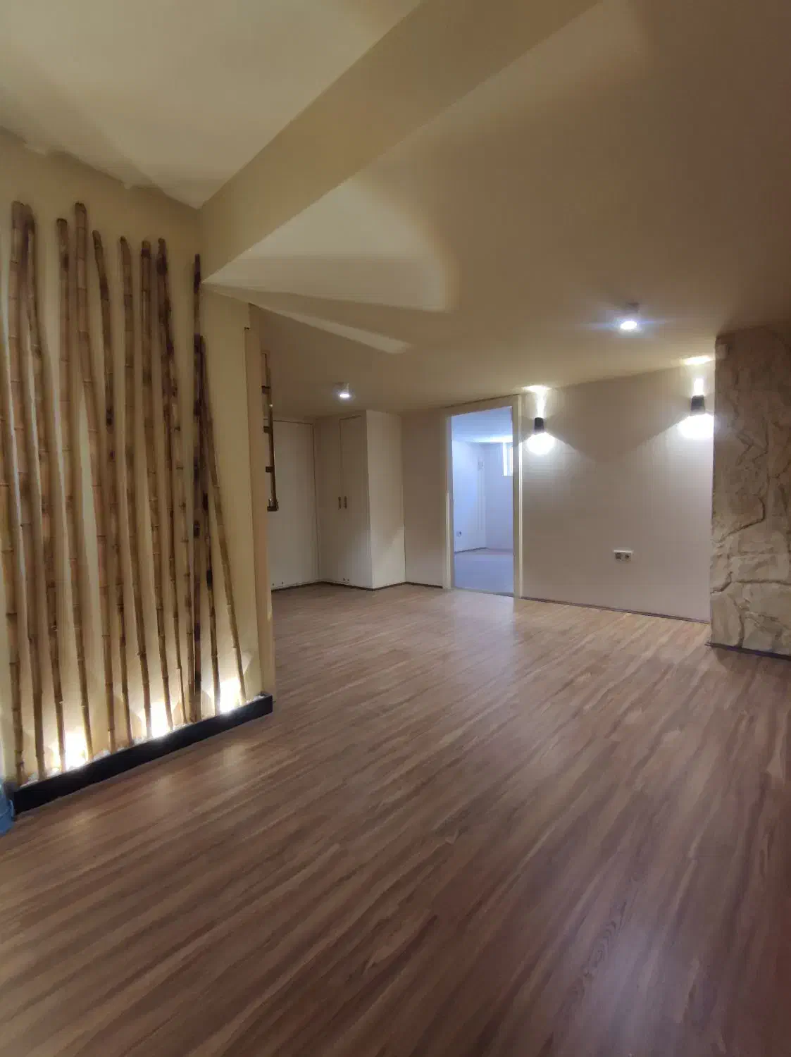 ۱۲۰۰ متر ویلا با دسترسی آسان