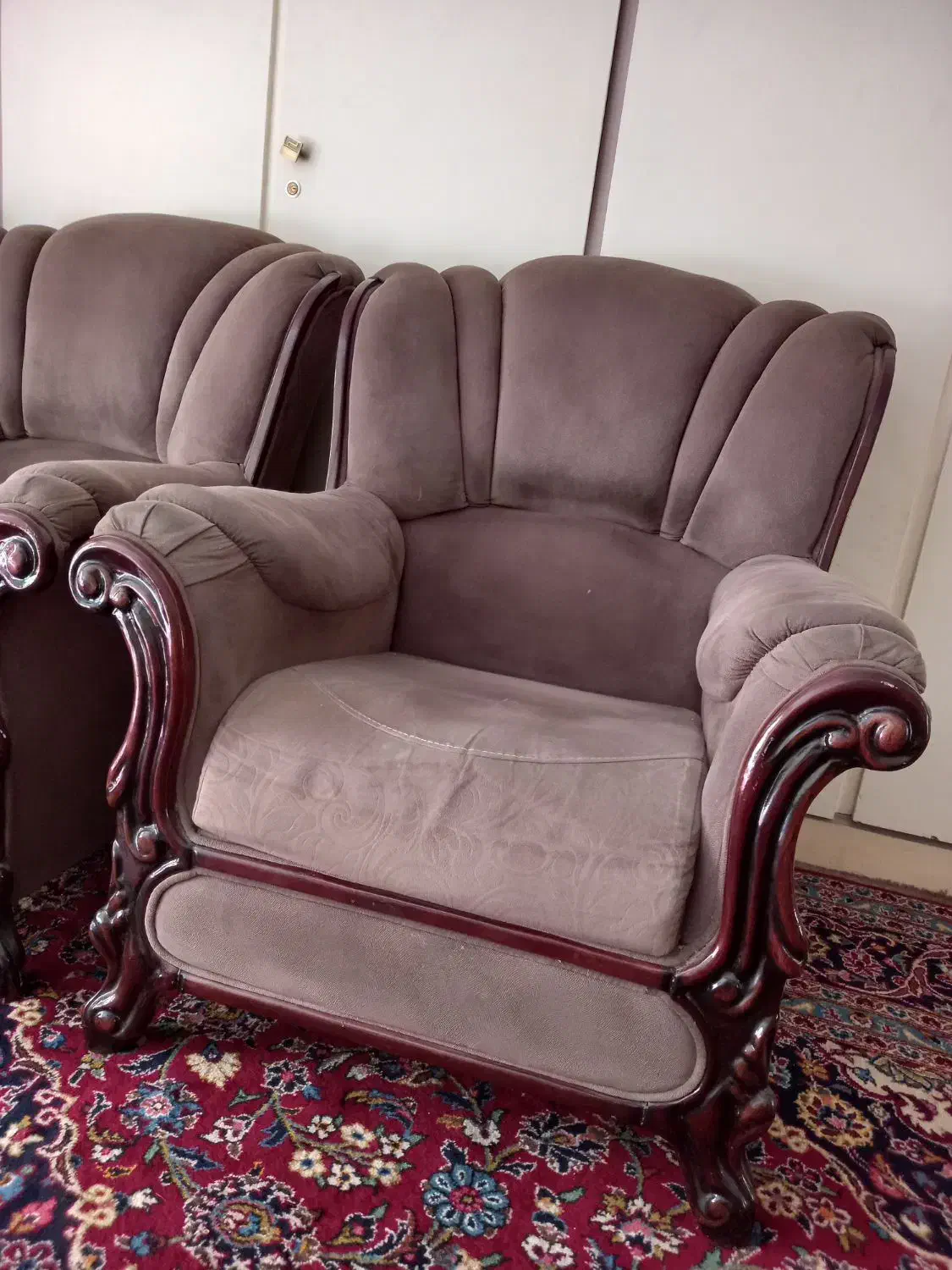 مبل راحتی استیل سالم بدون پارگی و زدگی|مبلمان خانگی و میز عسلی|تهران, نیلوفر|دیوار