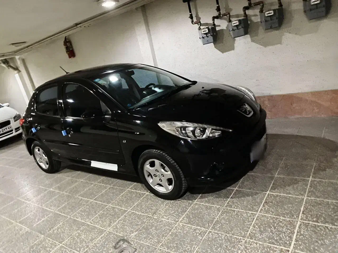 207 در حد صفر|خودرو سواری و وانت|شیراز, ارم|دیوار