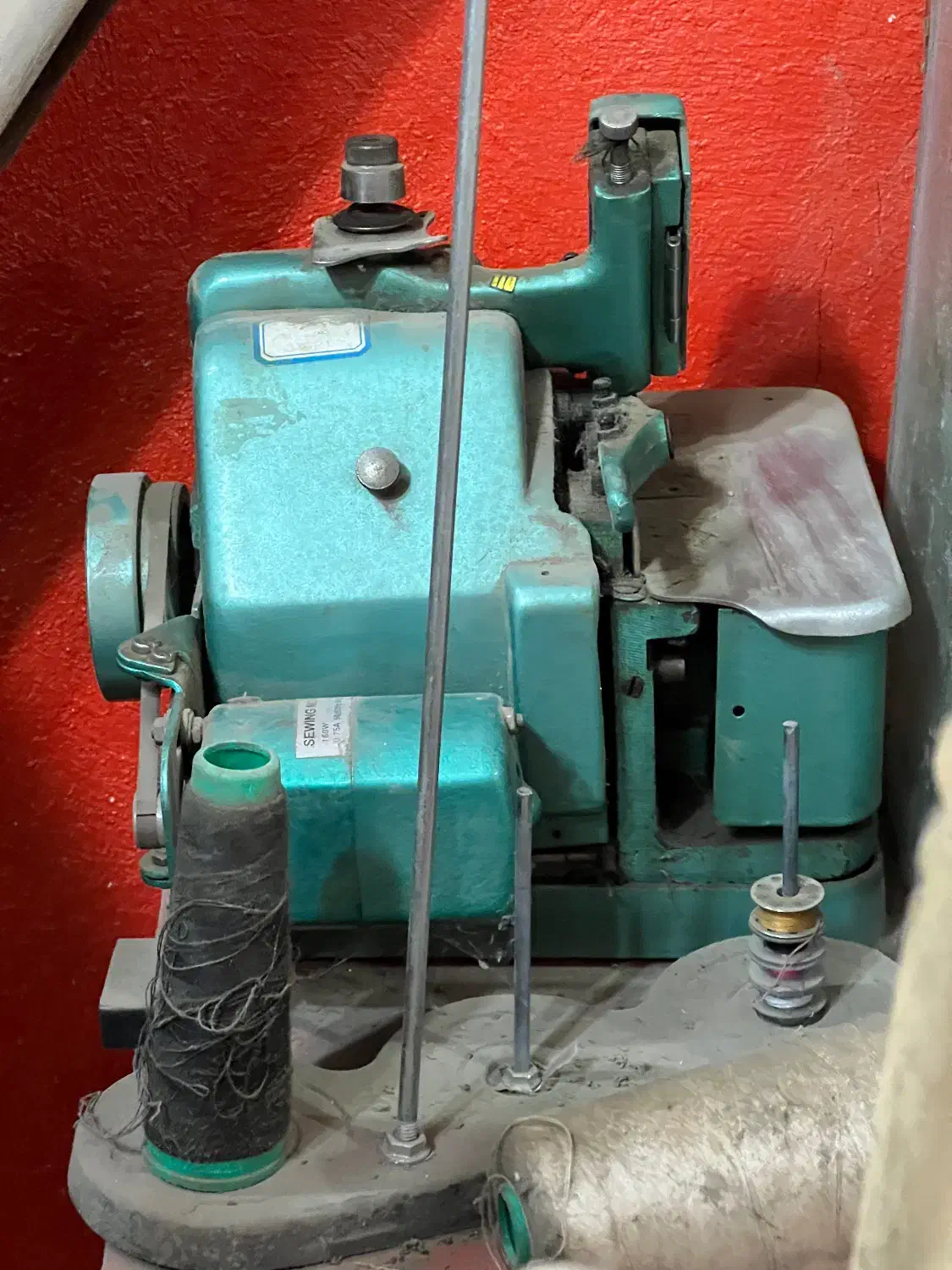 سردوز پروانه|چرخ خیاطی و ریسندگی|رشت, آزادگان|دیوار