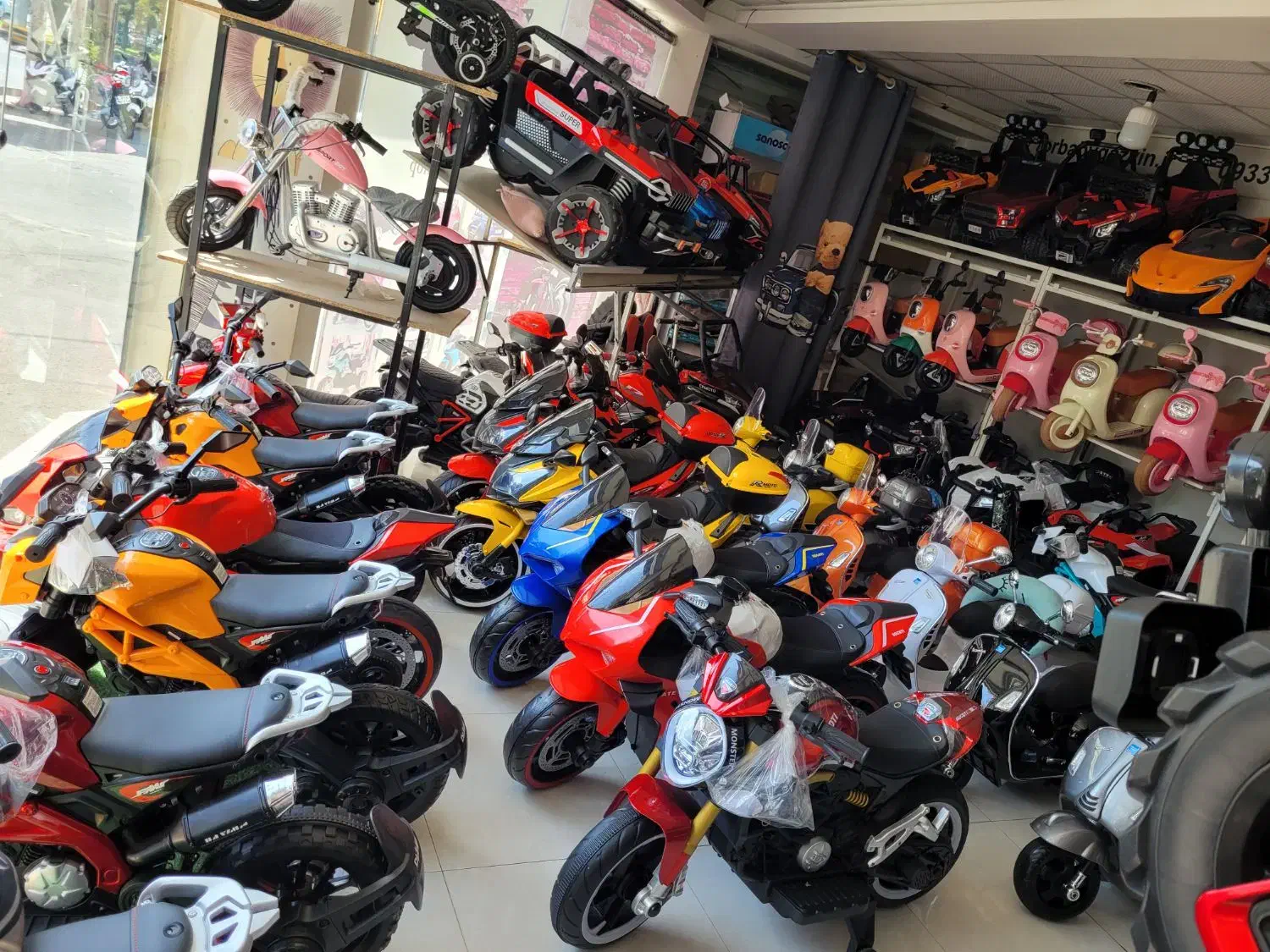 سن بچتو بگو یه موتور فول آپشن اقساطی براش بگیر|اسباب و اثاث بچه|قزوین, |دیوار