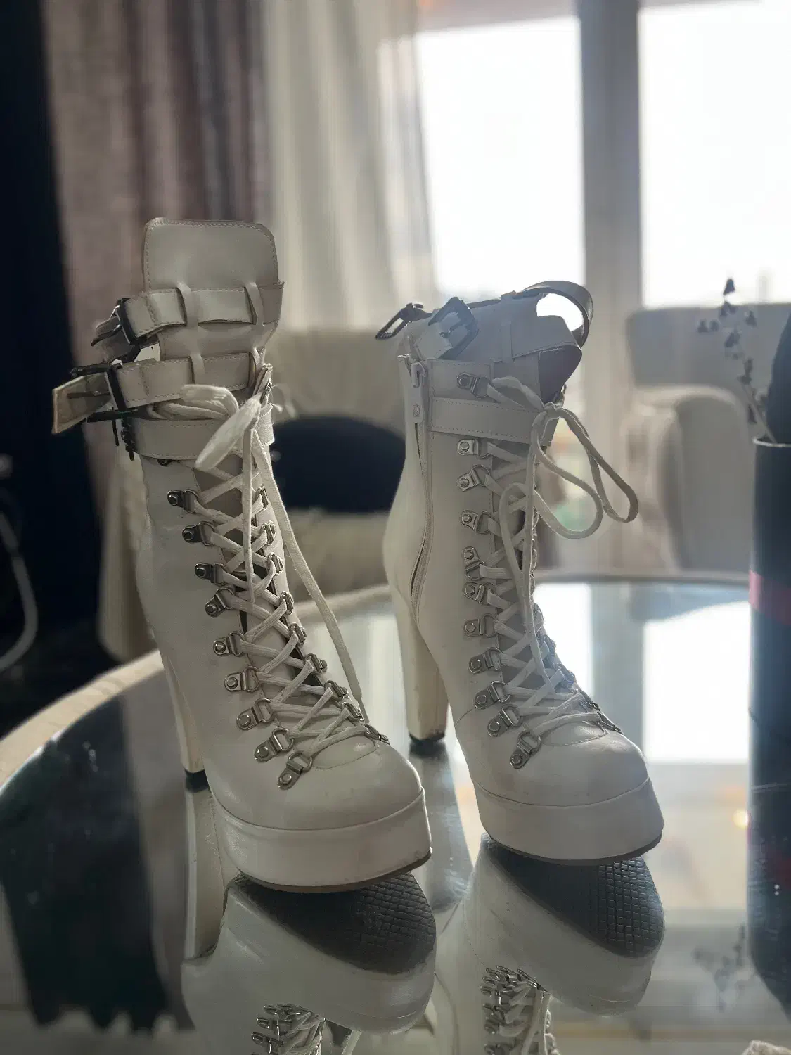 یک جفت بوت پاشنه ۱۲ سانتی سگگ دار|کیف، کفش، کمربند|لاهیجان, کوی خزر|دیوار