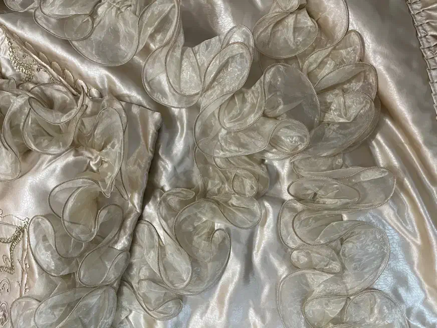 ۲ عدد رومیزی قرمز و کرم|سرویس روتختی|تهران, صادقیه|دیوار