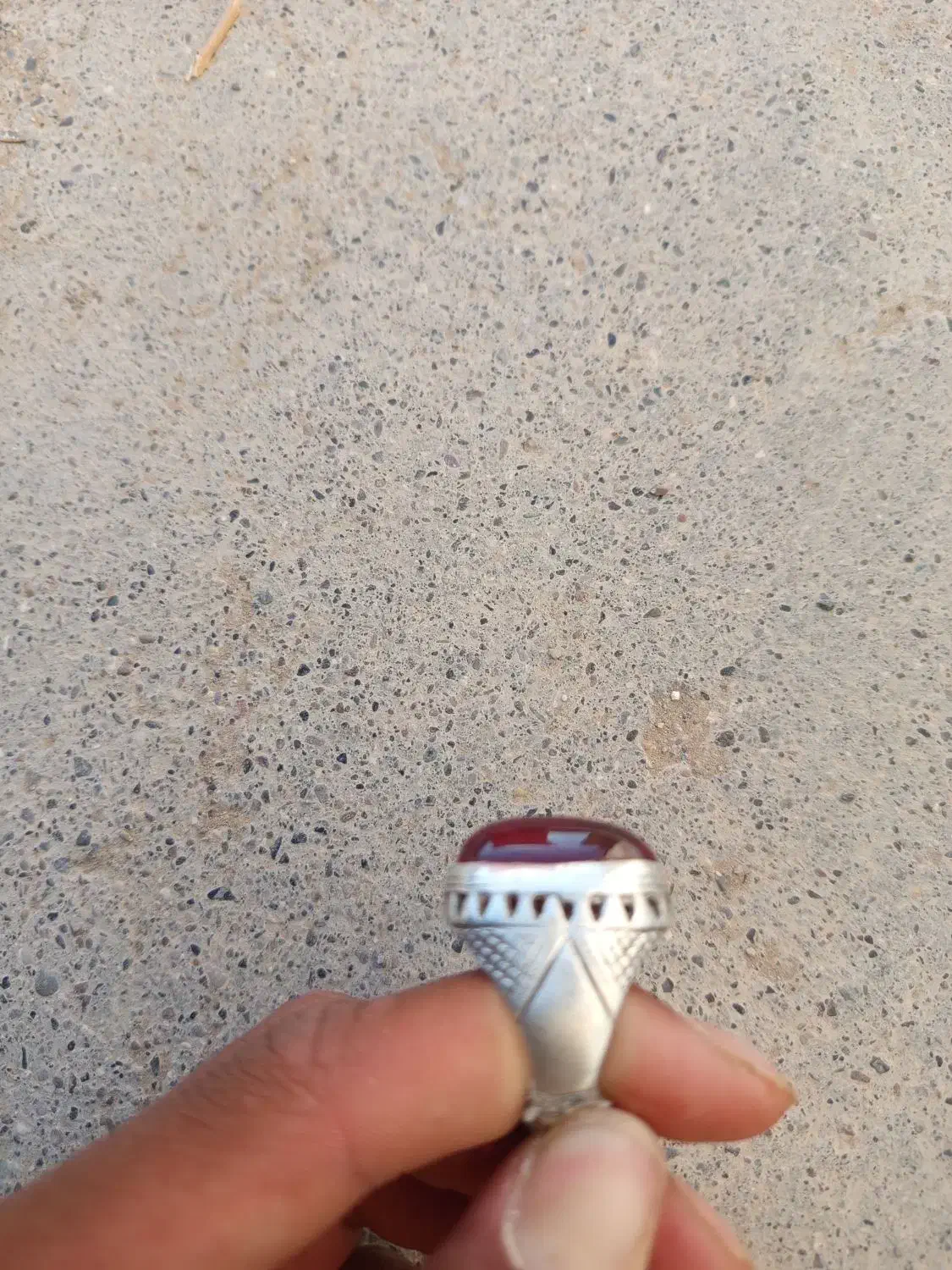 انگشتر یاقوت معدنی|جواهرات|جزنیک, |دیوار