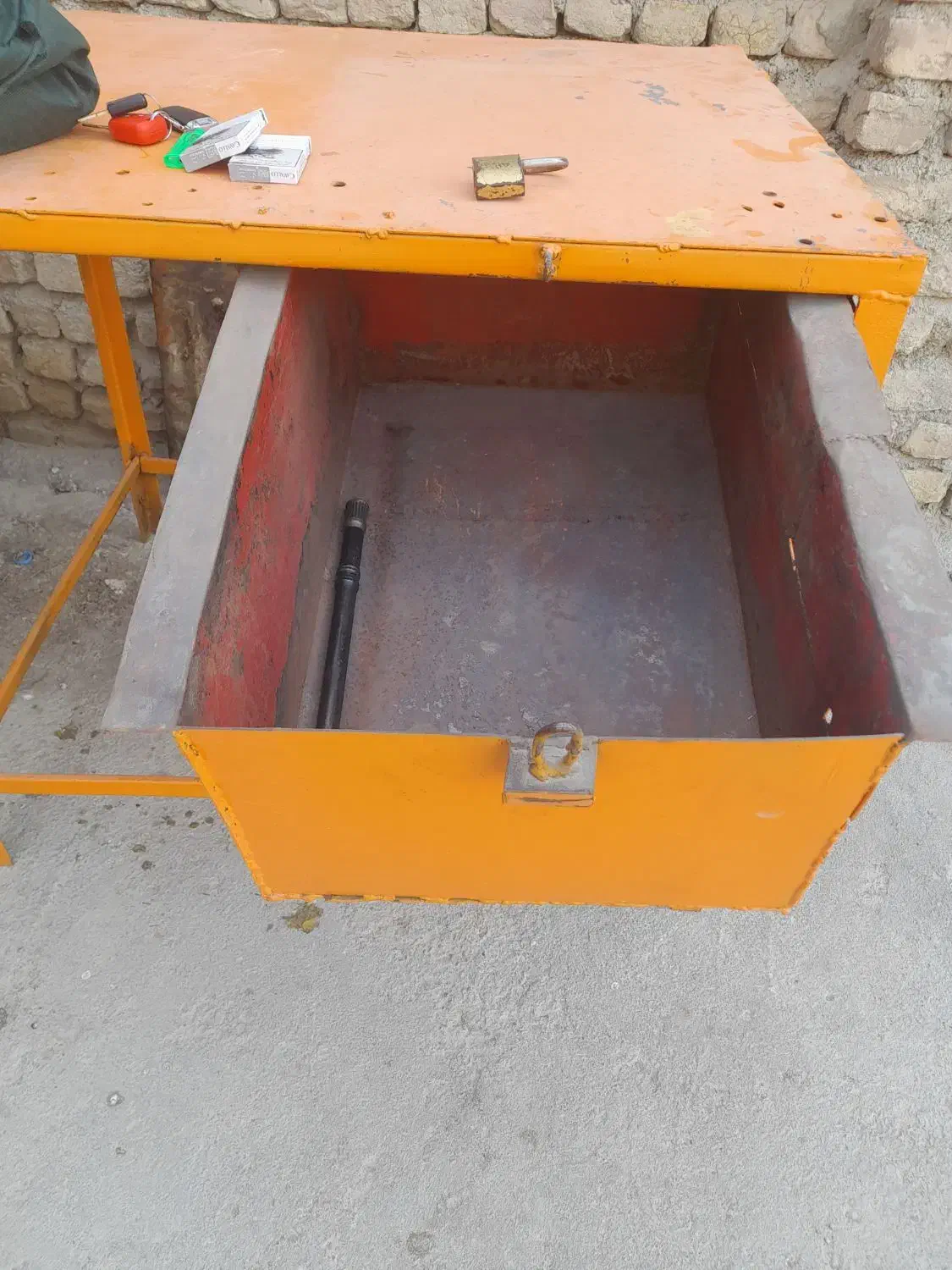 میز کار|ابزارآلات|شیروان (خراسان), |دیوار