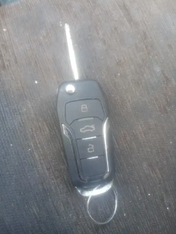 پیدا شده سوئیچ خودرو|اشیا|یزد, |دیوار