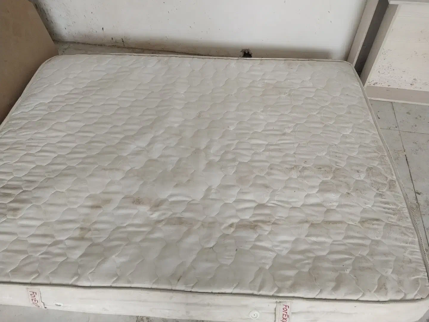 تخت خوش خواب|تشک تختخواب|گلبهار, شهر جدید گلبهار|دیوار